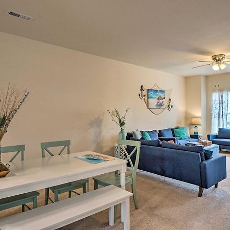 Modern Coastal Condo With Patio 1 Mi To Beaches! Carolina Beach Εξωτερικό φωτογραφία