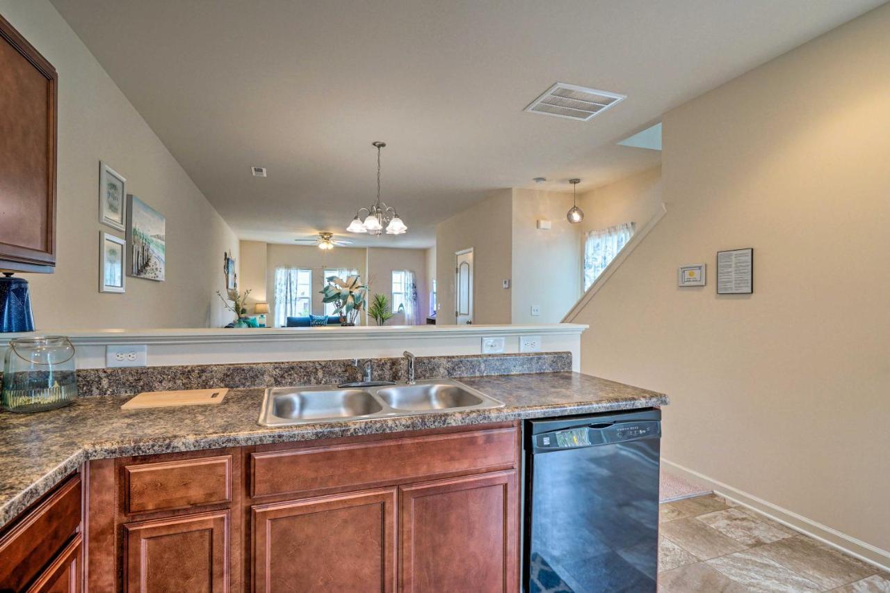 Modern Coastal Condo With Patio 1 Mi To Beaches! Carolina Beach Εξωτερικό φωτογραφία