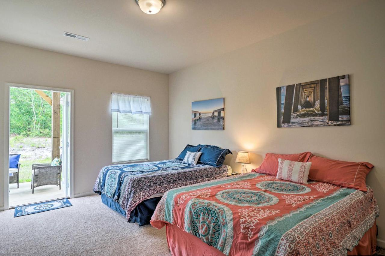 Modern Coastal Condo With Patio 1 Mi To Beaches! Carolina Beach Εξωτερικό φωτογραφία