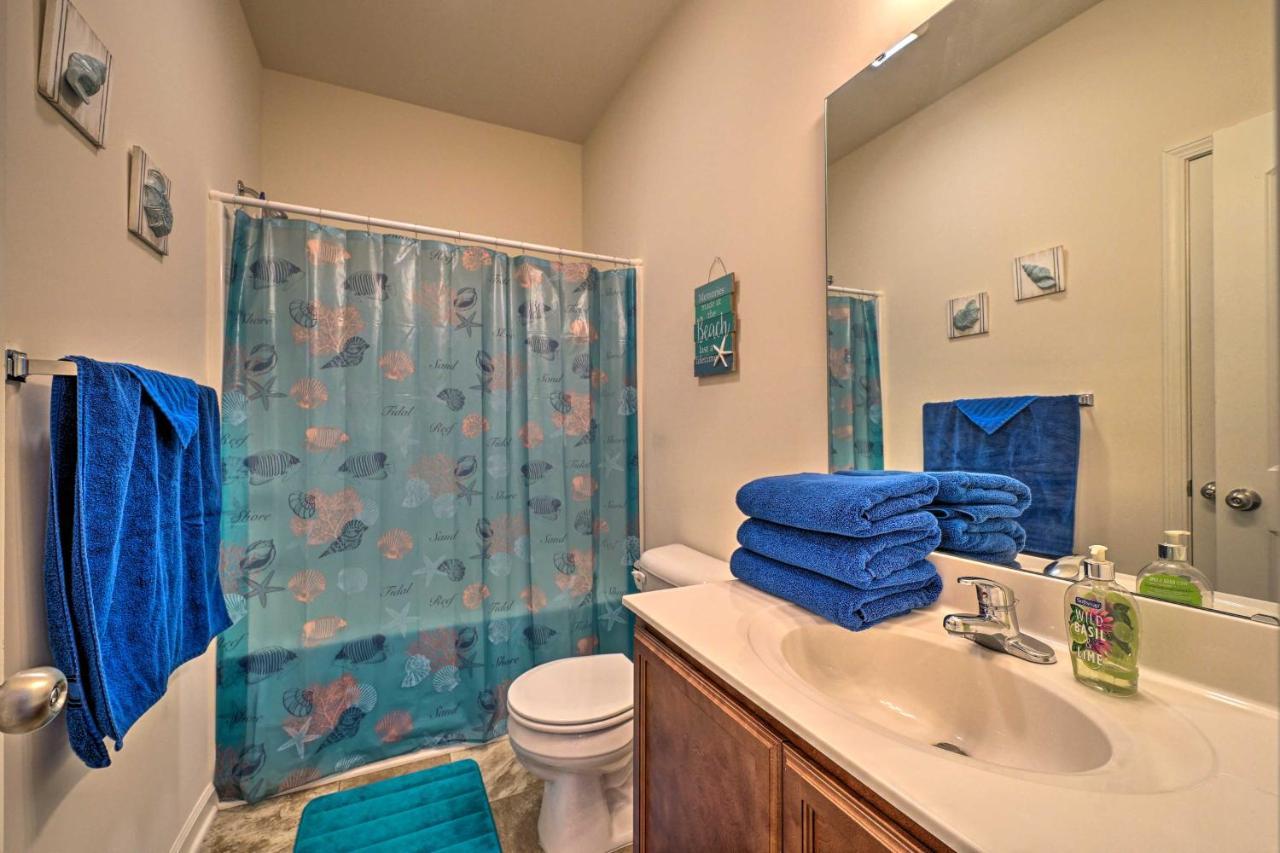 Modern Coastal Condo With Patio 1 Mi To Beaches! Carolina Beach Εξωτερικό φωτογραφία