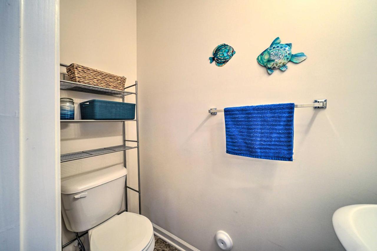 Modern Coastal Condo With Patio 1 Mi To Beaches! Carolina Beach Εξωτερικό φωτογραφία