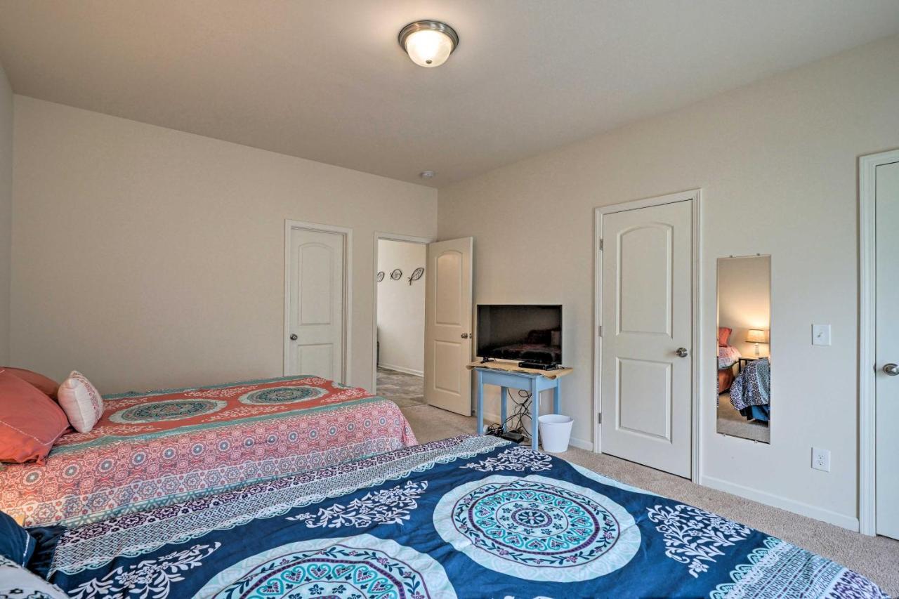Modern Coastal Condo With Patio 1 Mi To Beaches! Carolina Beach Εξωτερικό φωτογραφία